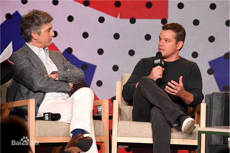 亚历山大·佩恩(Alexander Payne)个人出席活动照前后照片