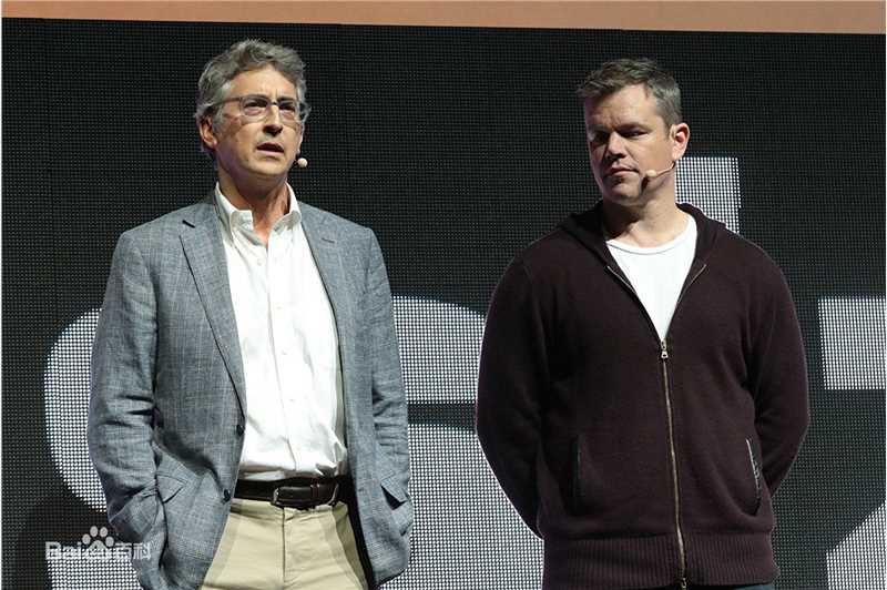 亚历山大·佩恩(Alexander Payne)个人出席活动照前后照片