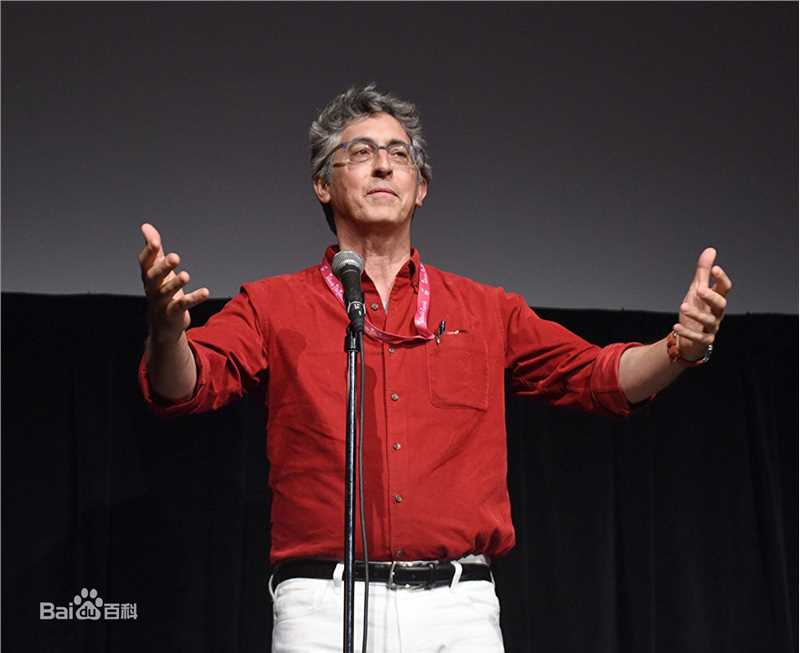 亚历山大·佩恩(Alexander Payne)个人出席活动照前后照片