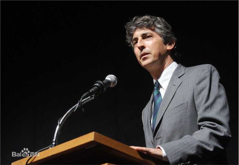 亚历山大·佩恩(Alexander Payne)个人出席活动照前后照片