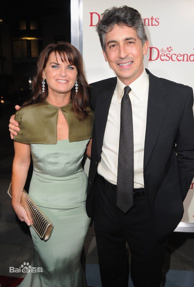 亚历山大·佩恩(Alexander Payne)个人出席活动照前后照片