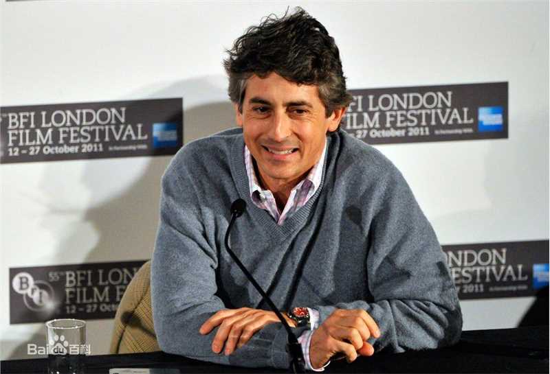 亚历山大·佩恩(Alexander Payne)个人出席活动照前后照片