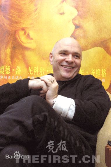 安东尼·明格拉(Anthony Minghella)时尚照片性感图片壁纸