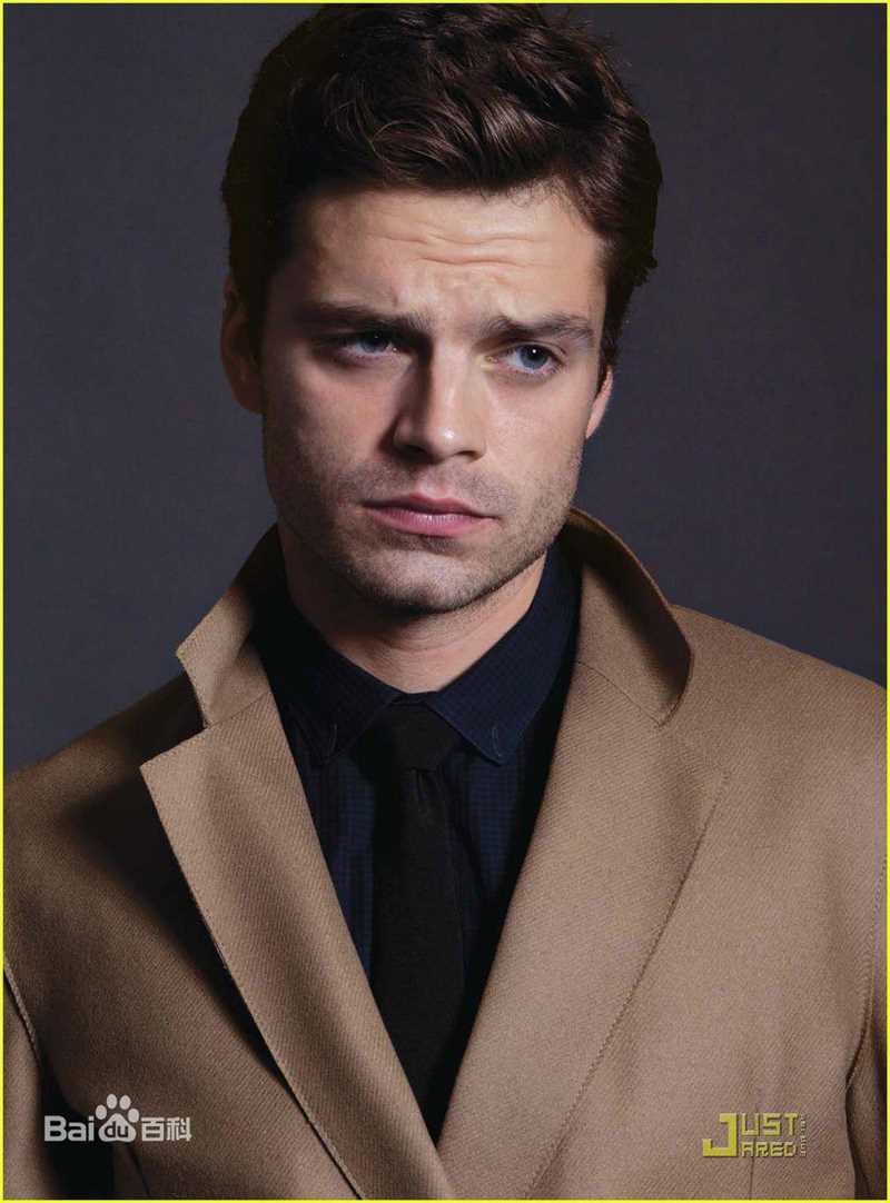 塞巴斯蒂安·斯坦(Sebastian Stan)生活照图册
