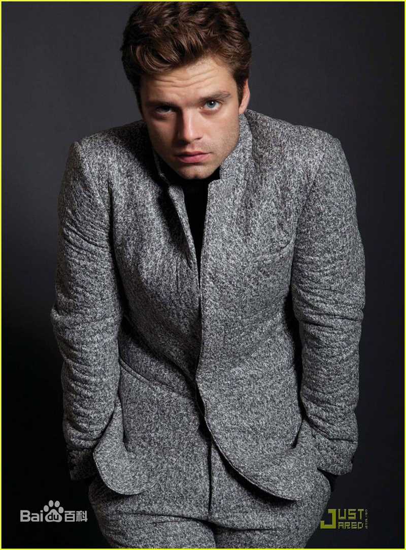 塞巴斯蒂安·斯坦(Sebastian Stan)生活照图册