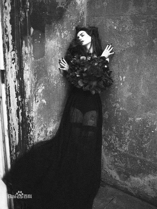 最新安妮·海瑟薇(Anne Hathaway)精彩图册