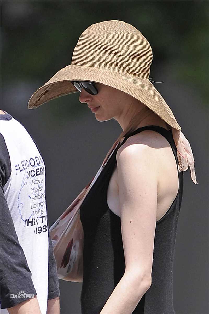 最新安妮·海瑟薇(Anne Hathaway)精彩图册