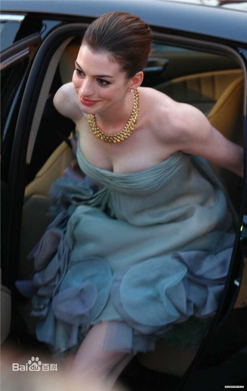 最新安妮·海瑟薇(Anne Hathaway)精彩图册