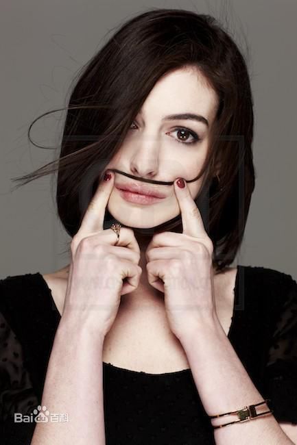 最新安妮·海瑟薇(Anne Hathaway)精彩图册