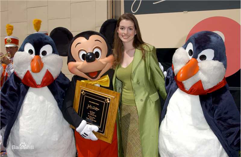 最新安妮·海瑟薇(Anne Hathaway)精彩图册