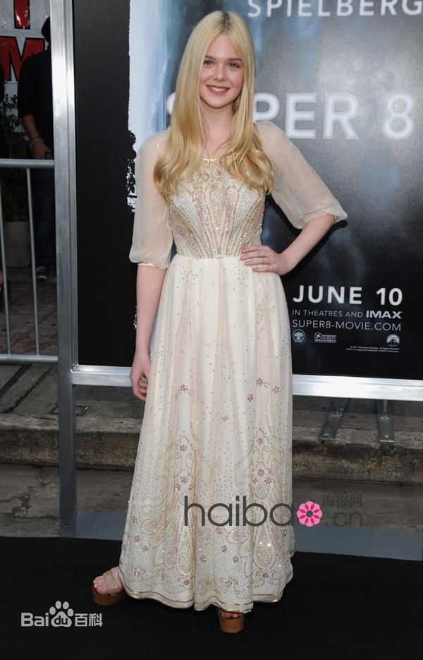 艾丽·范宁(Elle Fanning)综合图集性感图片壁纸