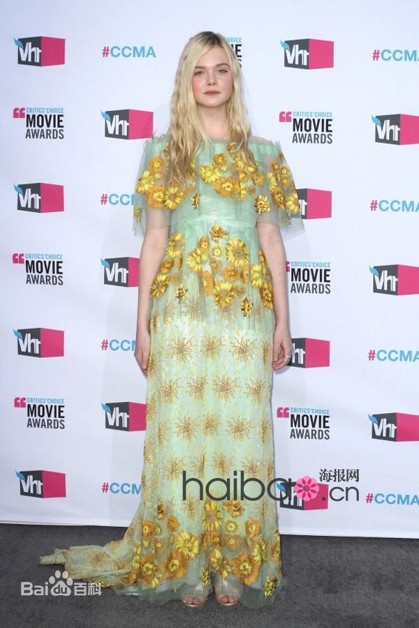 艾丽·范宁(Elle Fanning)综合图集性感图片壁纸