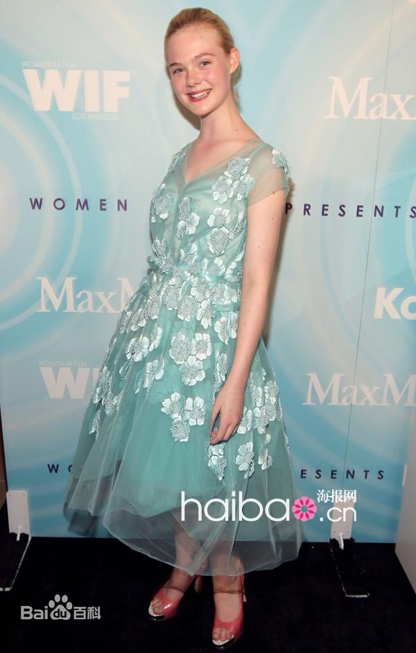 艾丽·范宁(Elle Fanning)综合图集性感图片壁纸