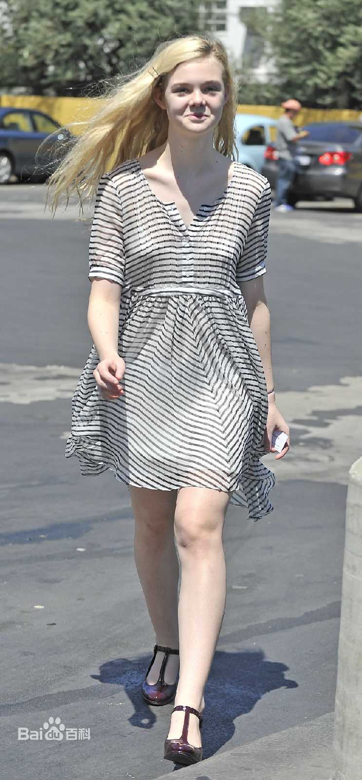 艾丽·范宁(Elle Fanning)生活中的艾丽图册