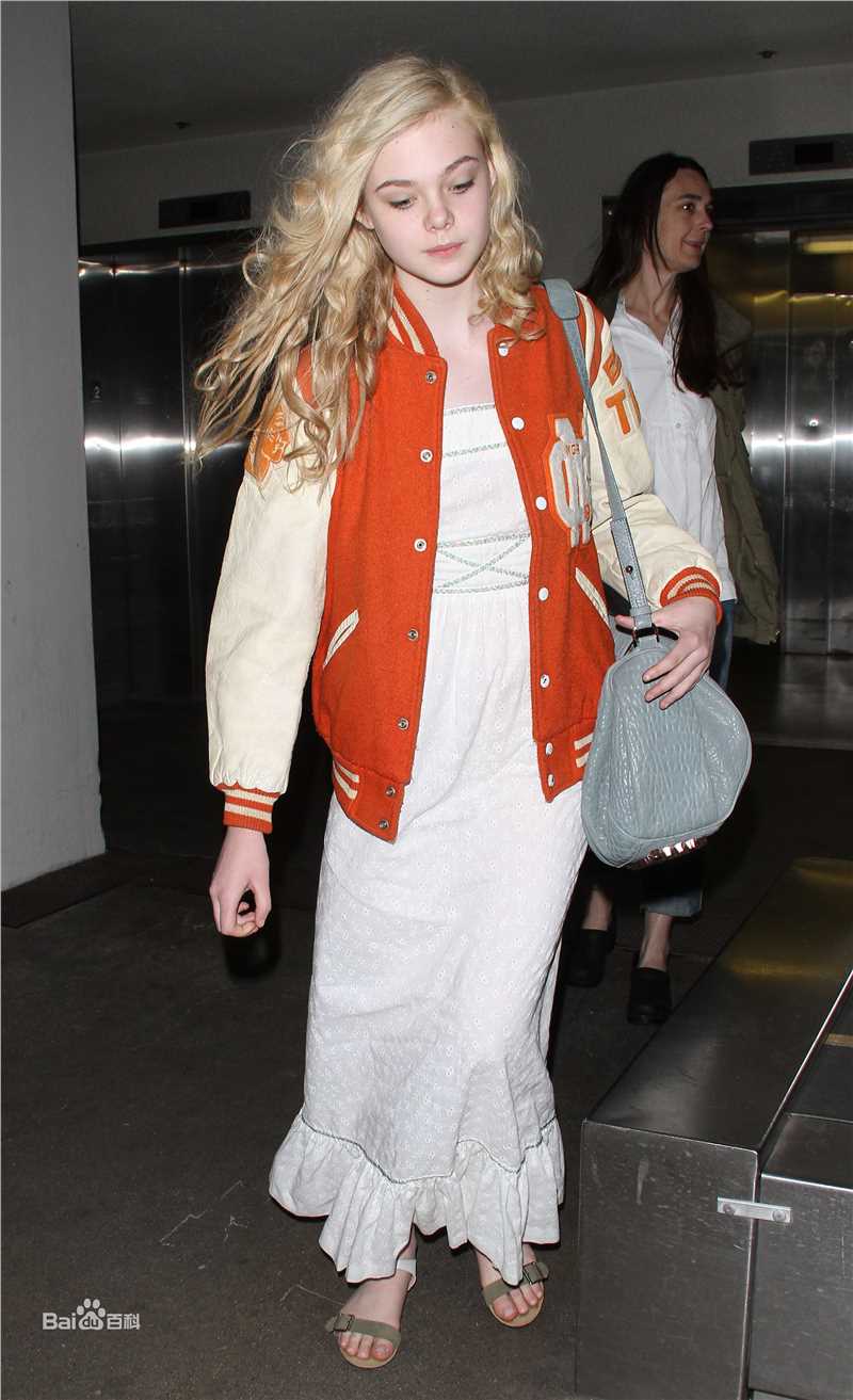 最新艾丽·范宁(Elle Fanning)精彩图册