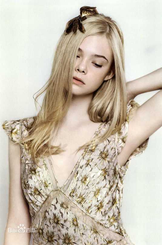 最新艾丽·范宁(Elle Fanning)精彩图册