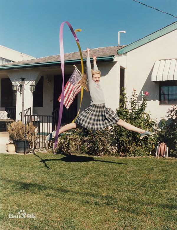 最新艾丽·范宁(Elle Fanning)精彩图册