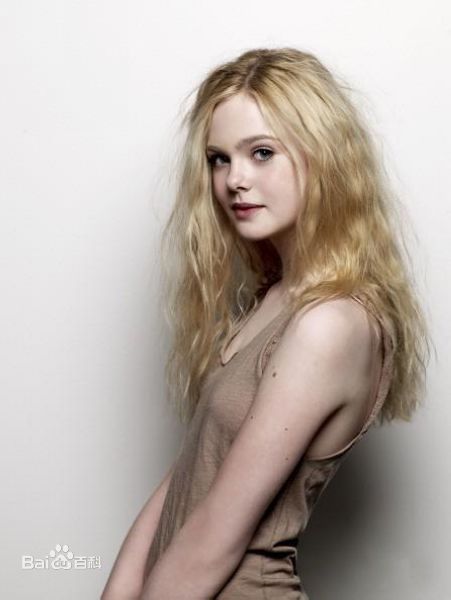 精选艾丽·范宁(Elle Fanning)精彩图册