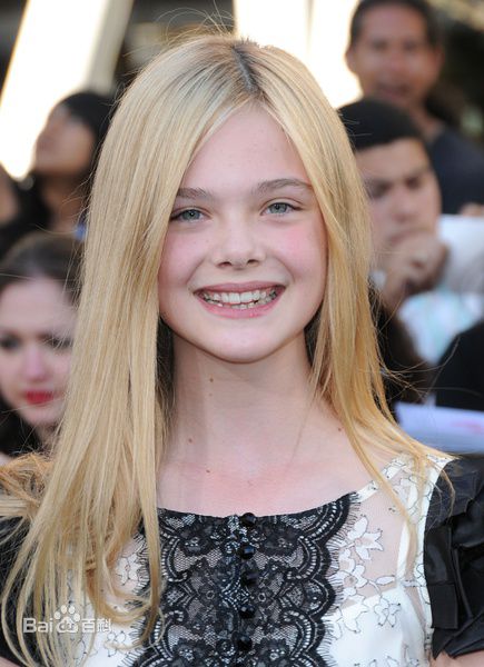 精选艾丽·范宁(Elle Fanning)精彩图册