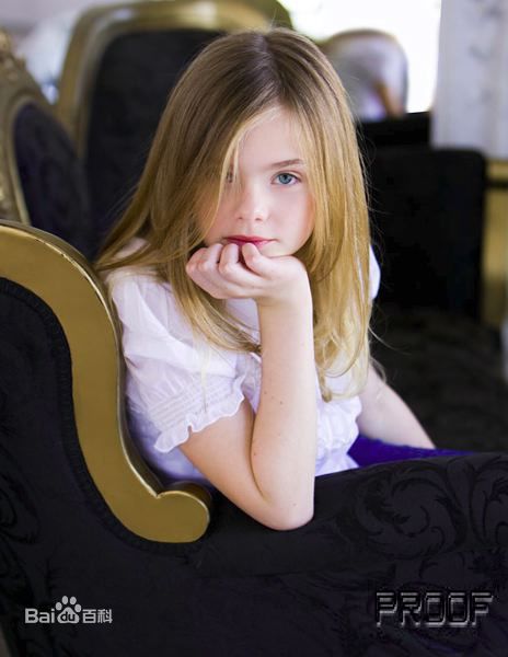 精选艾丽·范宁(Elle Fanning)精彩图册