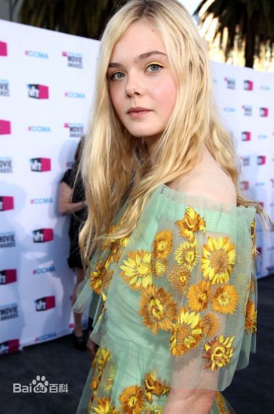 精选艾丽·范宁(Elle Fanning)精彩图册