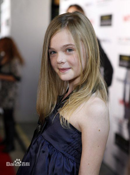 精选艾丽·范宁(Elle Fanning)精彩图册