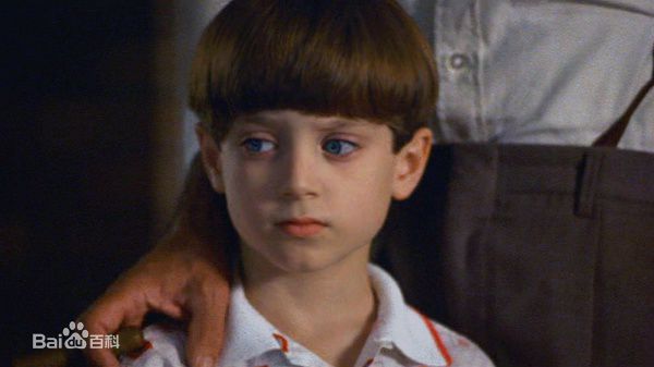 高清伊利亚·伍德(Elijah Jordan Wood)在电影《适者生存》中的图集