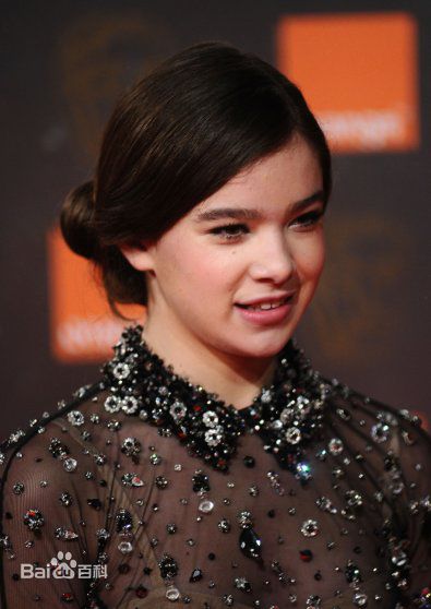 海莉·斯坦菲尔德(Hailee Steinfeld)出席活动图片图册