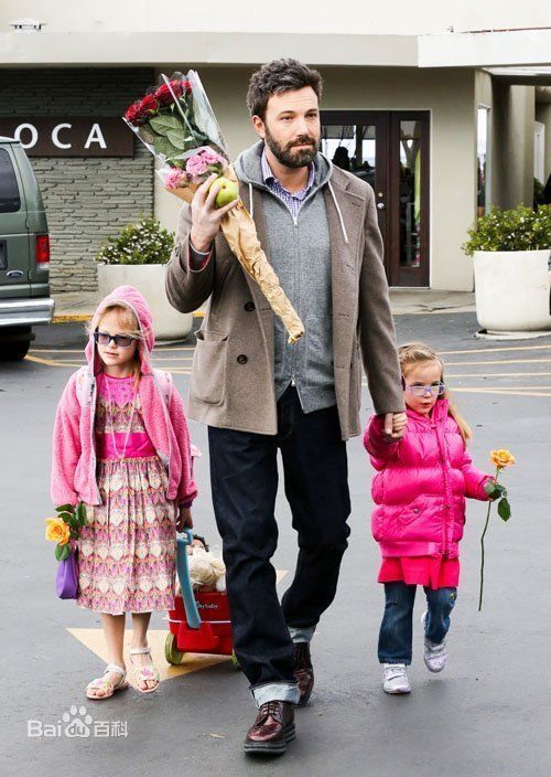 本·阿弗莱克(Ben Affleck)与孩子们图册