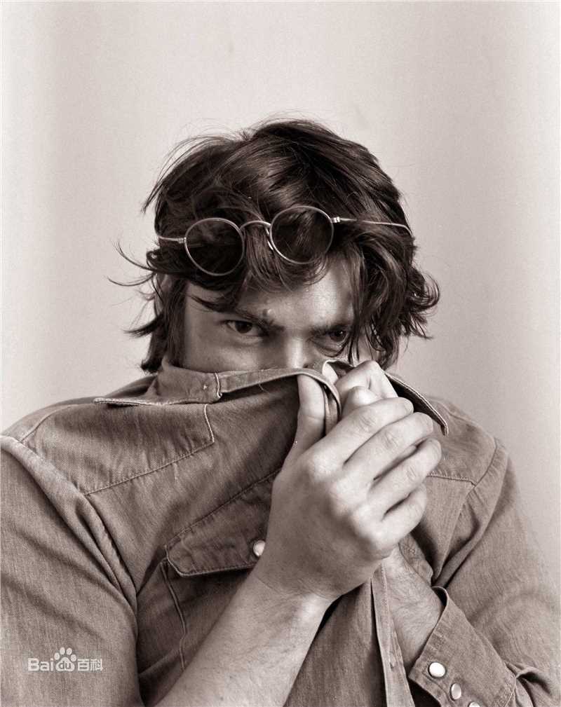 最新卡尔·厄本(Karl Urban)精彩图册