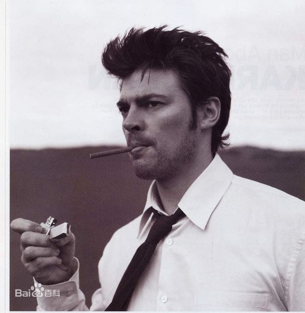 最新卡尔·厄本(Karl Urban)精彩图册