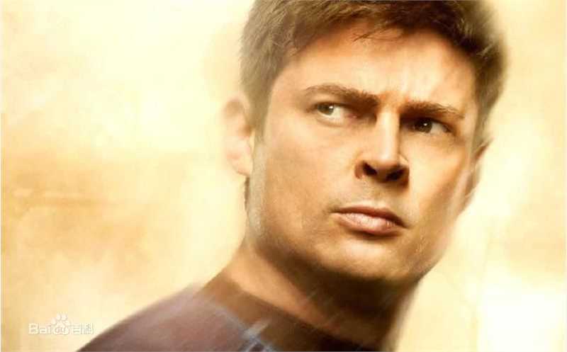 卡尔·厄本(Karl Urban)前后照片