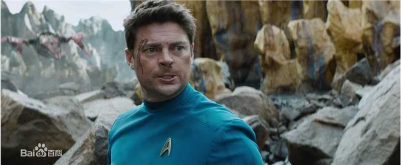 卡尔·厄本(Karl Urban)前后照片