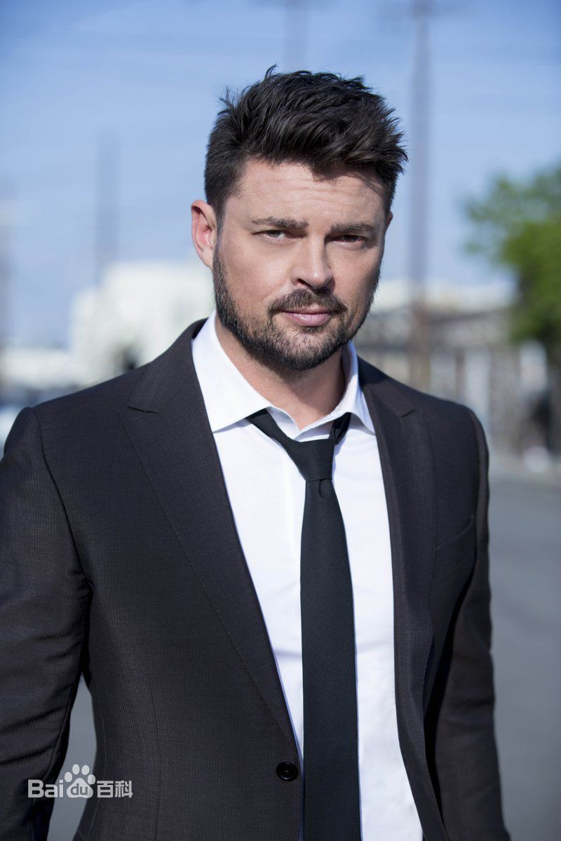 最新卡尔·厄本(Karl Urban)性感图片