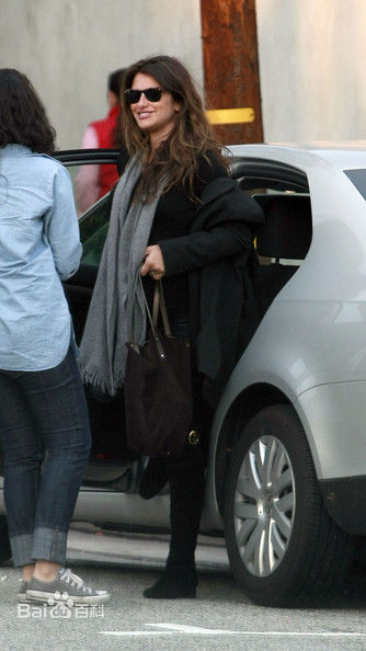 佩内洛普·克鲁兹(Penélope Cruz Sánchez)生活中的前后照片