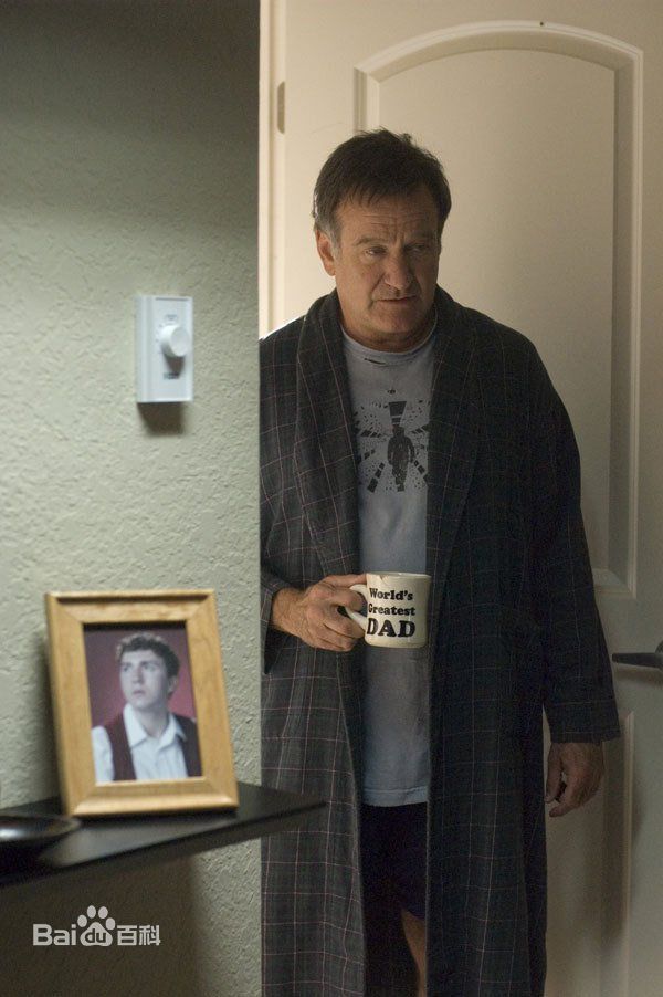 罗宾·麦罗林·威廉姆斯(Robin McLaurim Williams)世界上最伟大的父亲2009前后照片
