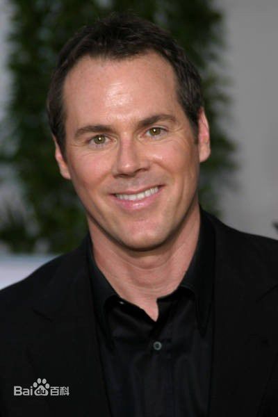 斯蒂芬·索莫斯(Stephen Sommers)前后照片