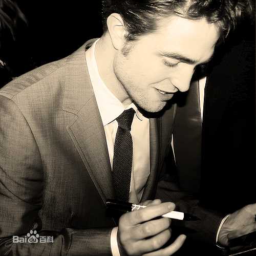罗伯特·帕丁森(Robert Pattinson)Rob的美丽瞬间性感图片图集