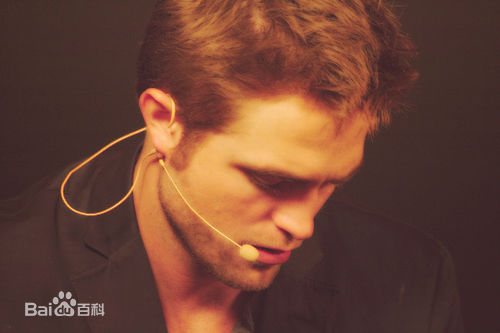 罗伯特·帕丁森(Robert Pattinson)Rob的美丽瞬间性感图片图集