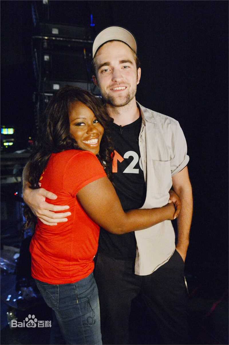 罗伯特·帕丁森(Robert Pattinson)慈善相关图集生活照相册