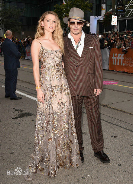 艾梅柏·希尔德(Amber Heard)和约翰尼·德普壁纸壁纸