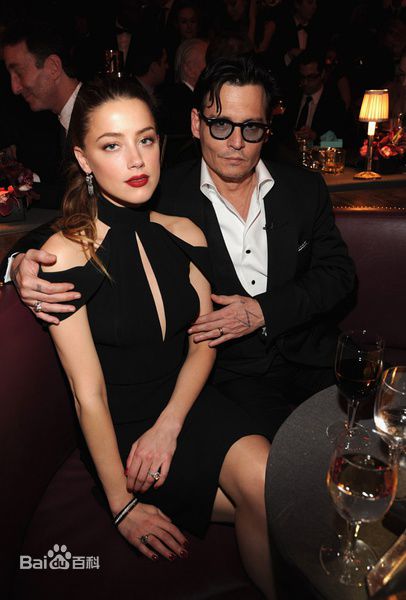 艾梅柏·希尔德(Amber Heard)和约翰尼·德普壁纸壁纸