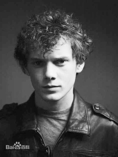最新安东·尤金(Anton Yelchin)壁纸