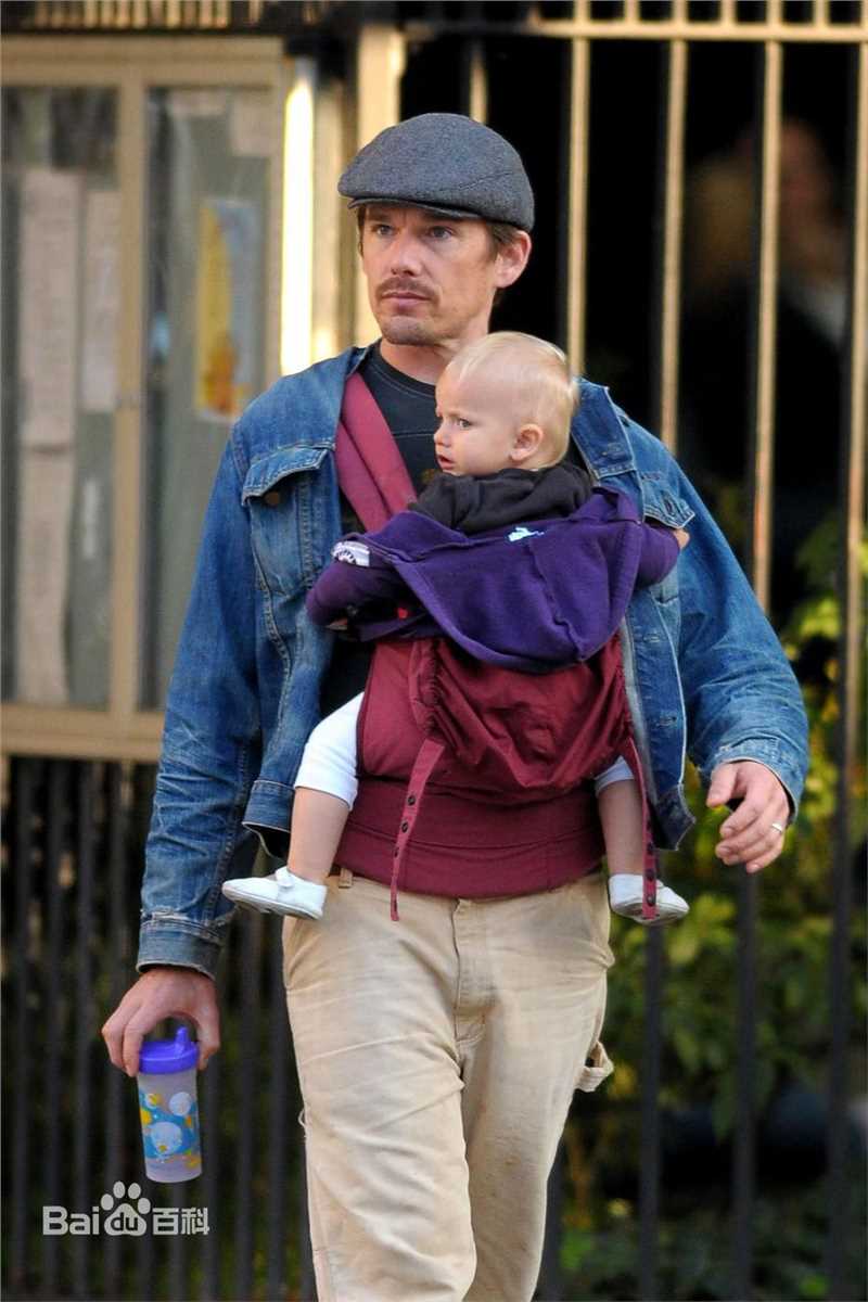 伊桑·霍克(Ethan Hawke)家庭生活照图片图集
