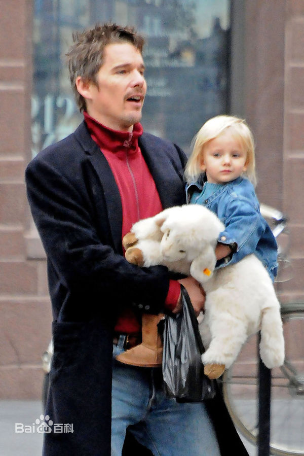伊桑·霍克(Ethan Hawke)家庭生活照图片图集