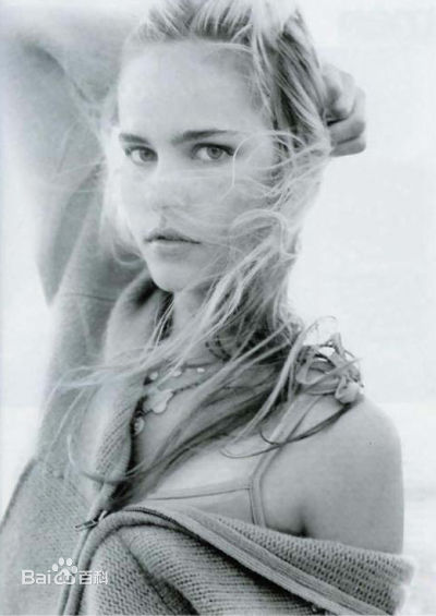 精选伊莎贝尔·卢卡斯(Isabel Lucas)精彩图册