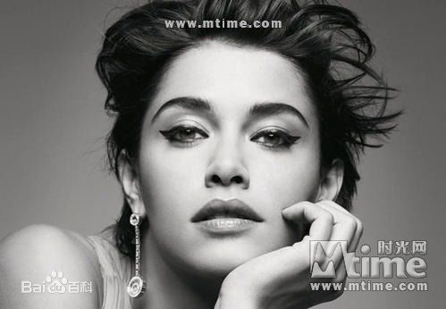 艾玛·德考尼斯(Emma de Caunes)个人照片生活照