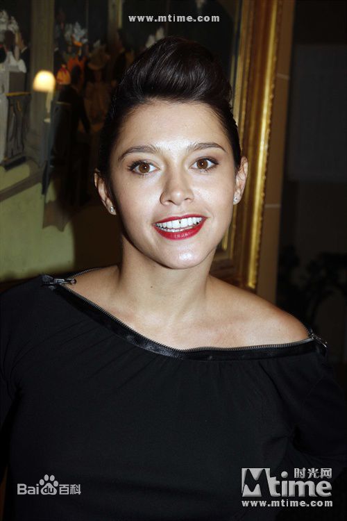 艾玛·德考尼斯(Emma de Caunes)个人照片生活照