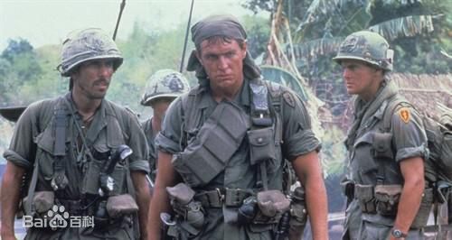 查理·辛(Charlie Sheen)《野战排》最全剧照