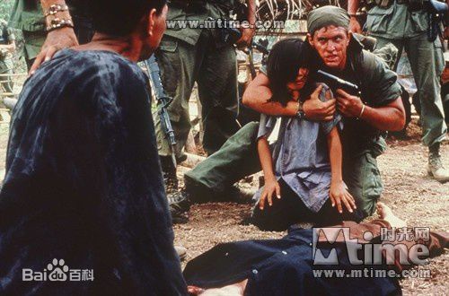 查理·辛(Charlie Sheen)《野战排》最全剧照